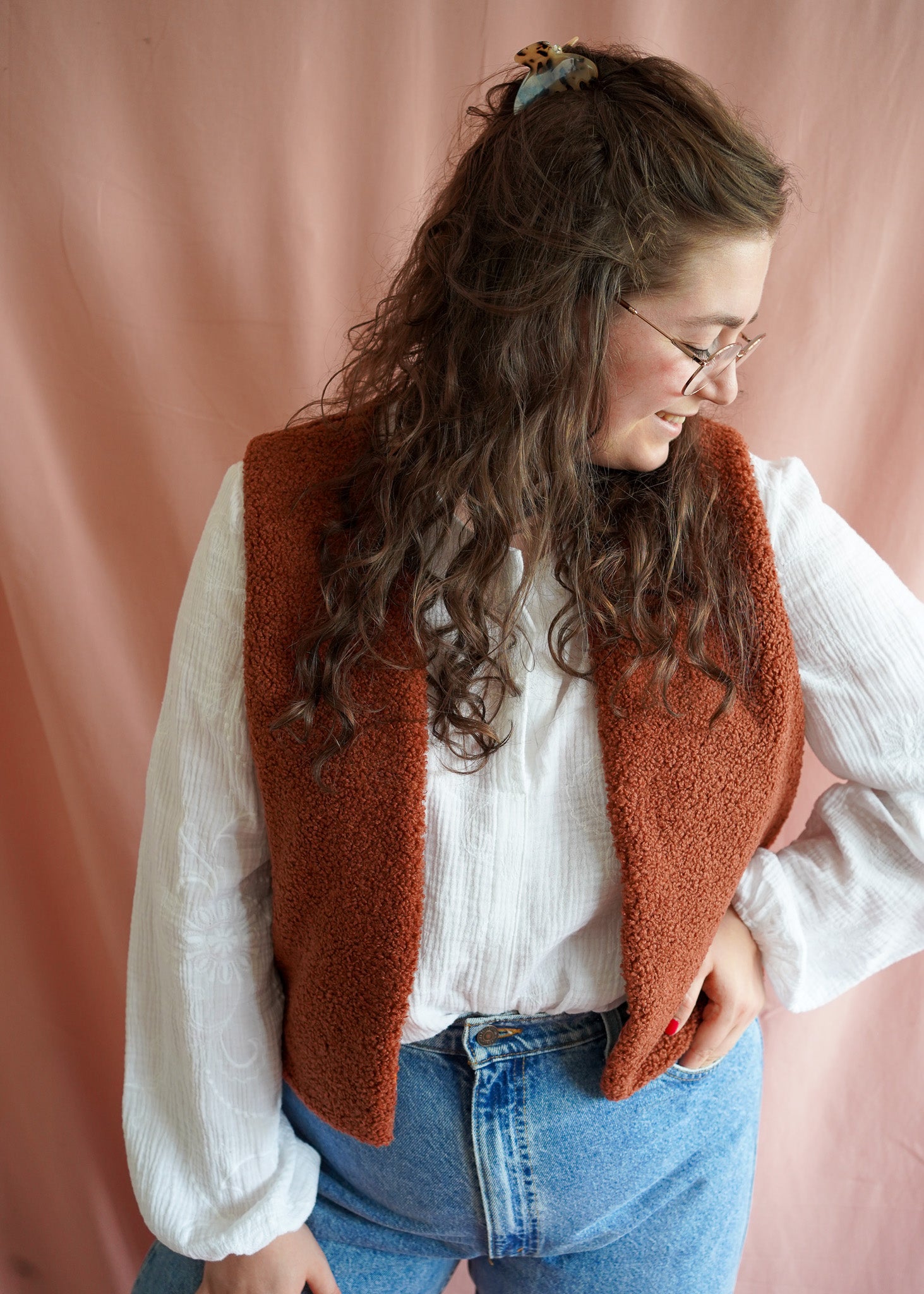 Teddy (brique) handmade gilet